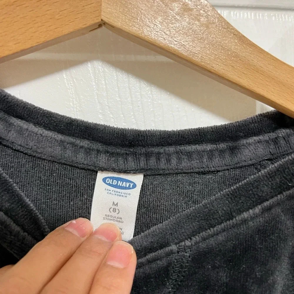 Old Navy Kids Set of two Black Velvet Sweatshirt Size M (8)